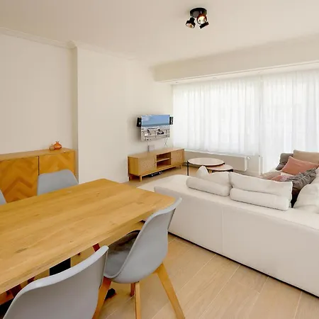 Stunning In With Kitchen * Ostend
